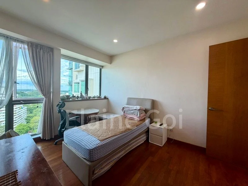 THE SERENADE @ HOLLAND 5