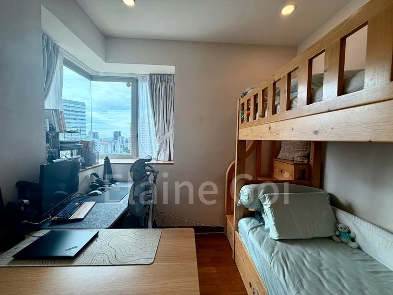 THE SERENADE @ HOLLAND 8