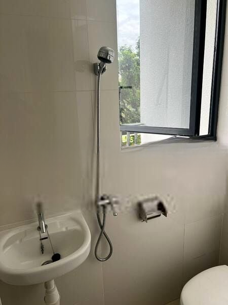 RIVERFRONT RESIDENCES 11