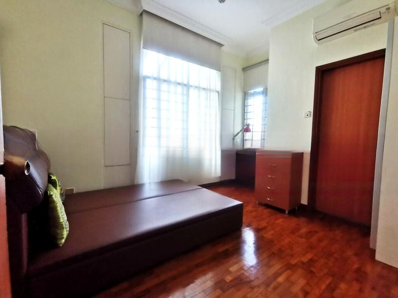 PARBURY HILL CONDOMINIUM 5