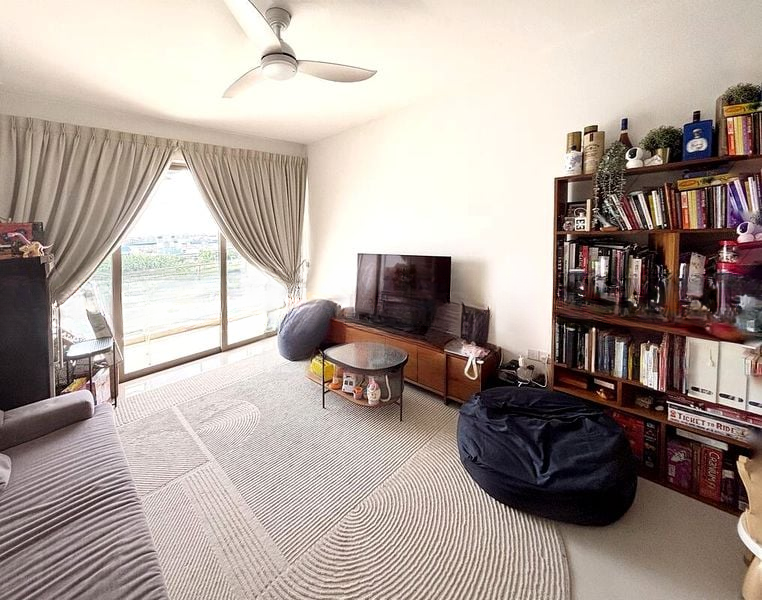 WATERFRONT GOLD 5