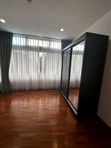 THE PLAZA 10