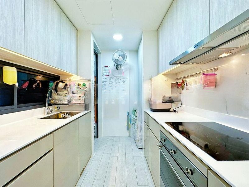 THE CLEMENT CANOPY 10