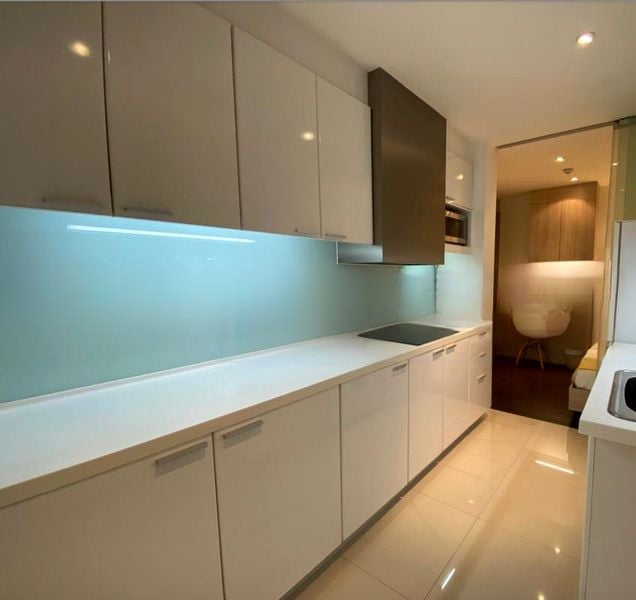 HIGH STREET CENTRE 2