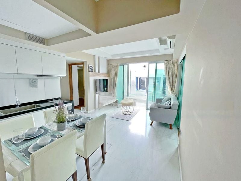 SUITES AT ORCHARD 3