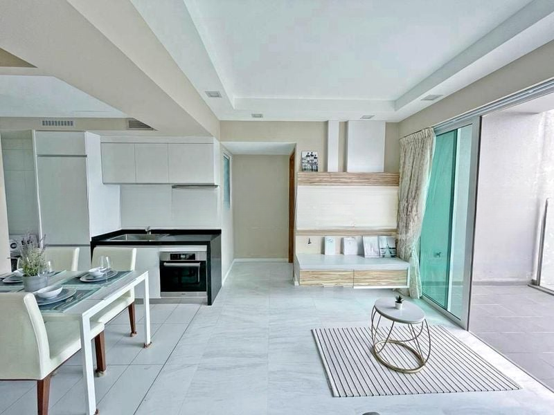 SUITES AT ORCHARD 2