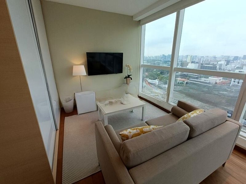 HIGH STREET CENTRE 2