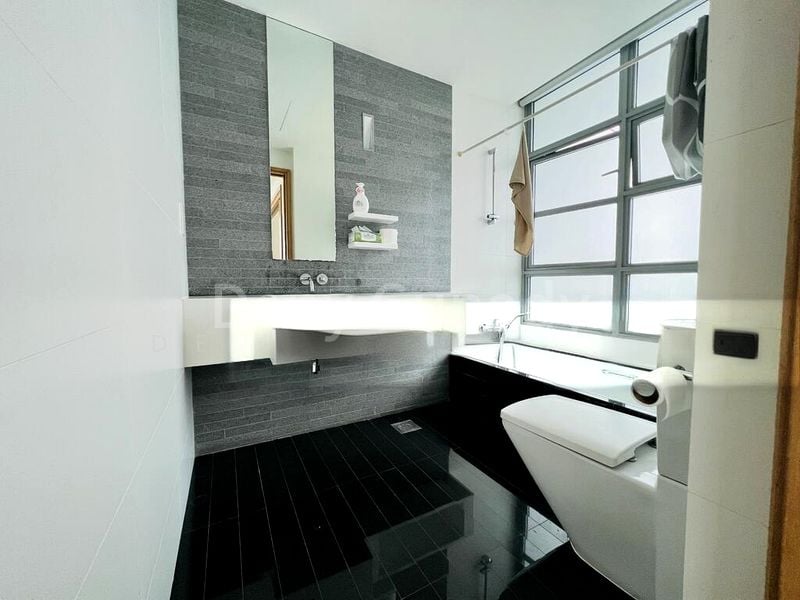 PARK INFINIA AT WEE NAM 4