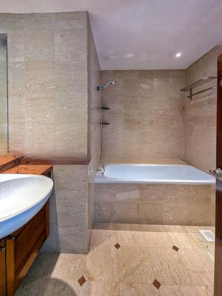 THE DRAYCOTT 7