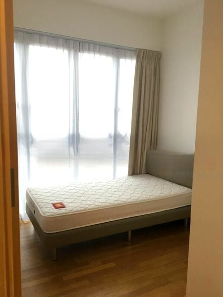 THE LAKEFRONT RESIDENCES 3