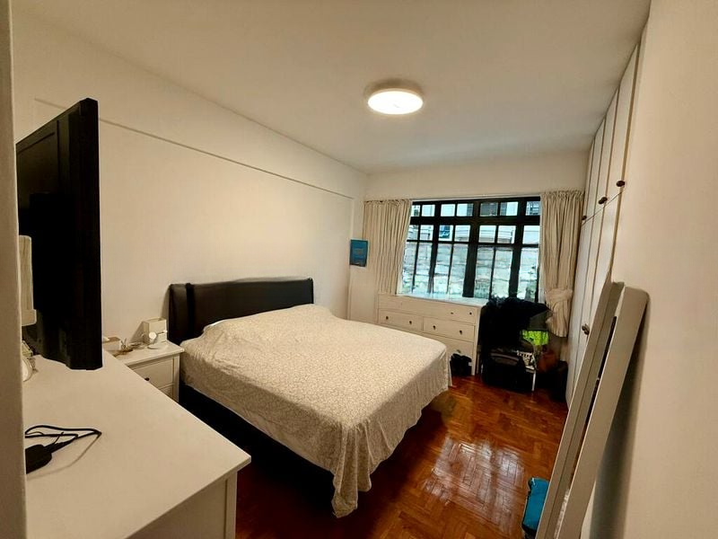 PARK EAST 8