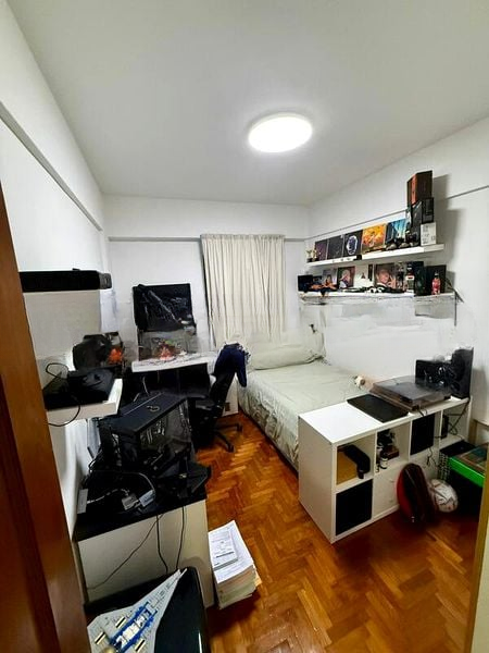 PARK EAST 5