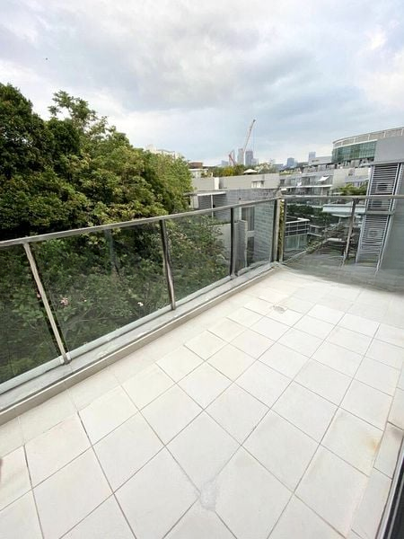 8 @ MOUNT SOPHIA 7