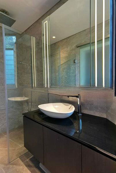 ST MARTIN'S APARTMENT 4