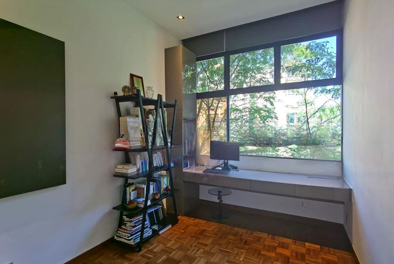 ST MARTIN'S APARTMENT 5