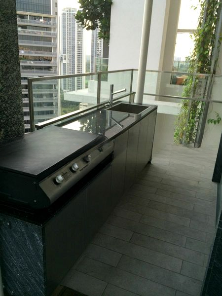 VISTA RESIDENCES 4