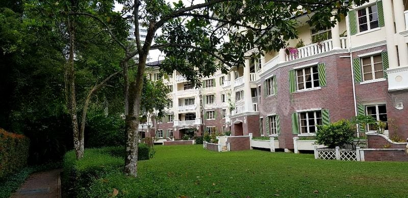 GALLOP GABLES 1