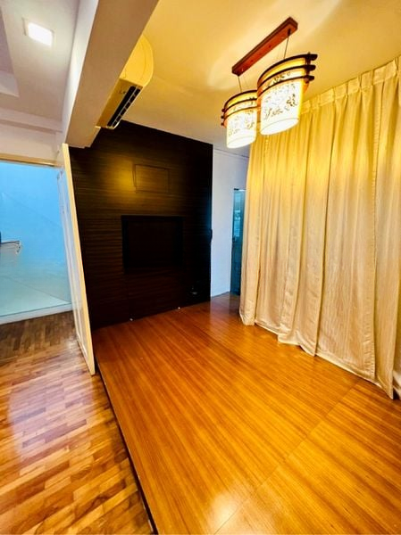 LOYANG TOWNHOUSES 13