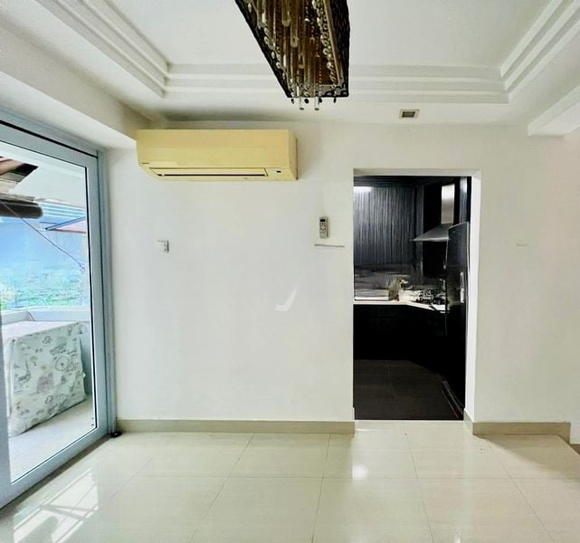 LOYANG TOWNHOUSES 14