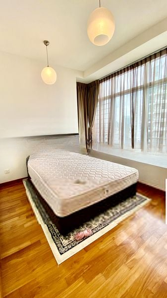 RESIDENCES @ EVELYN 15