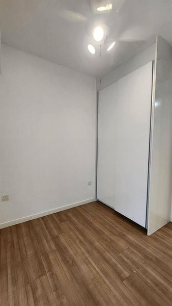 THE LAKEFRONT RESIDENCES 3