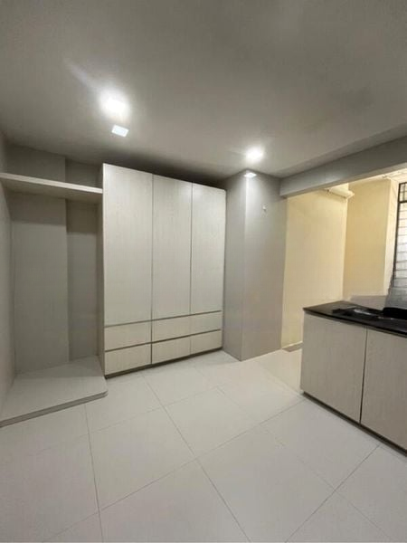 GOLD COAST CONDOMINIUM 7