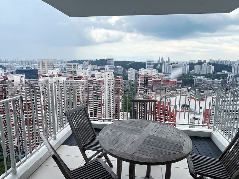 THE METROPOLITAN CONDOMINIUM 6