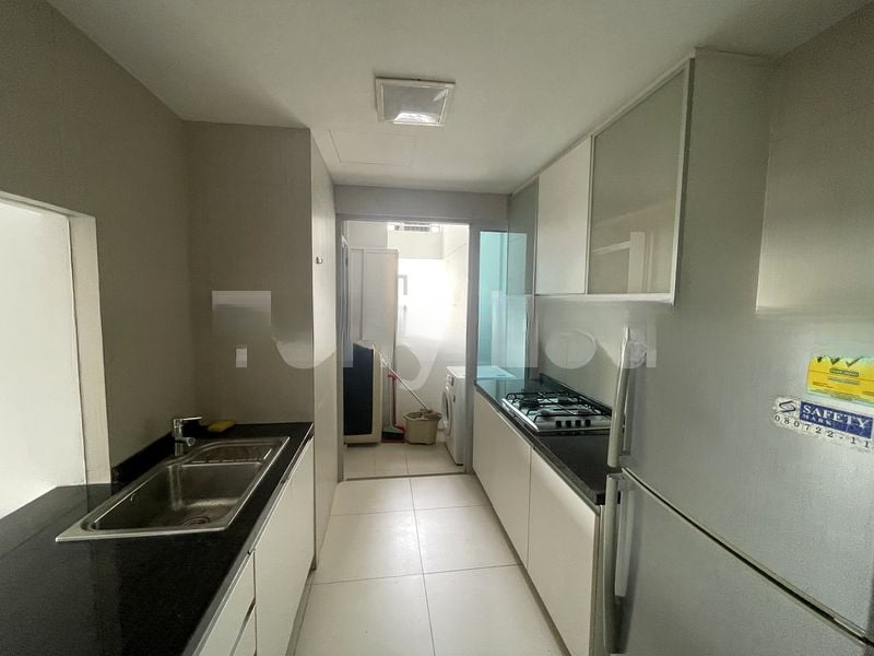 THE METROPOLITAN CONDOMINIUM 7