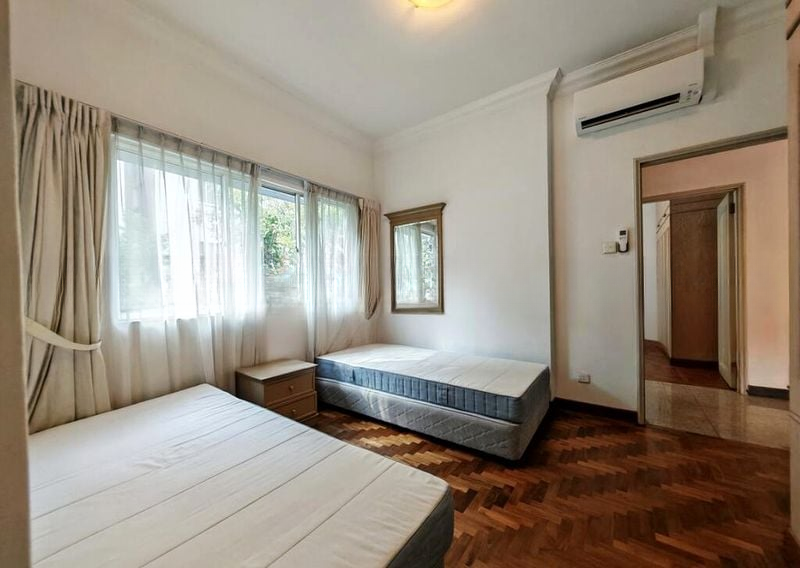 ROYAL PALM MANSIONS 6