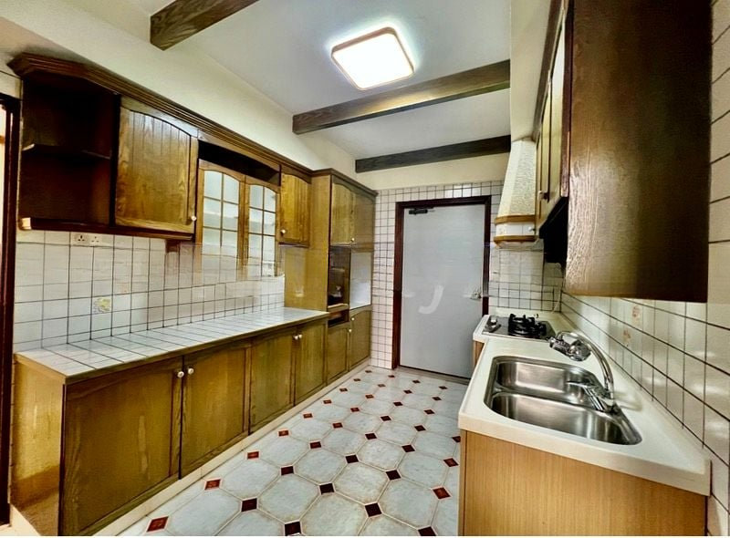 KENSINGTON PARK CONDOMINIUM 7