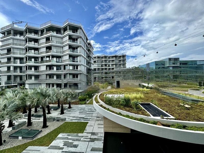 THE REEF AT KING'S DOCK 8