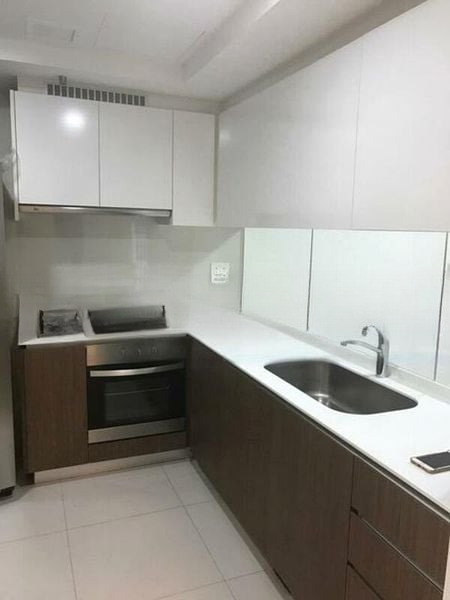 THE LAKEFRONT RESIDENCES 4