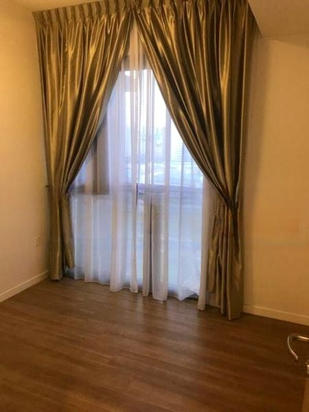 THE LAKEFRONT RESIDENCES 3