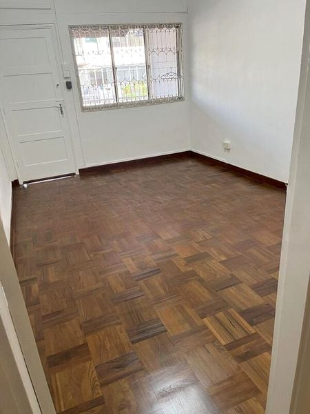 SIMON PLAZA 9