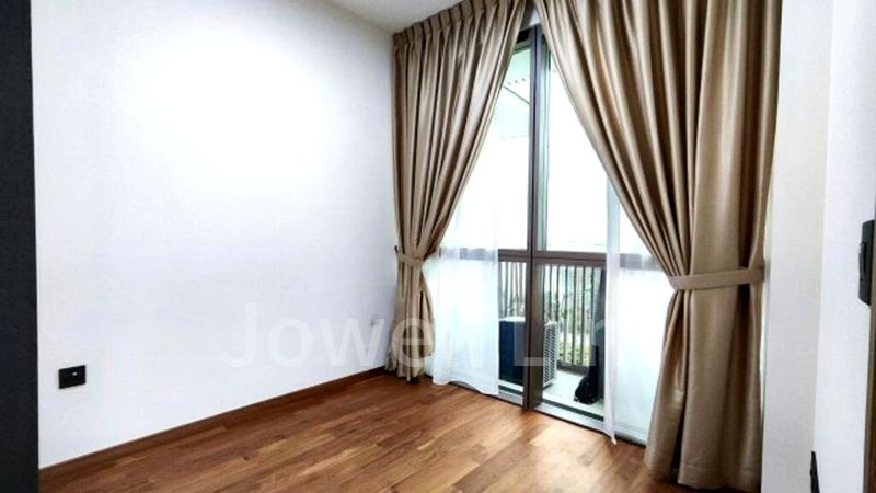 COASTLINE RESIDENCES 12