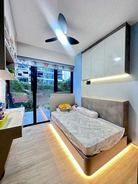 RIVERPARC RESIDENCE 4