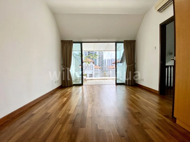 WATERMARK ROBERTSON QUAY 10