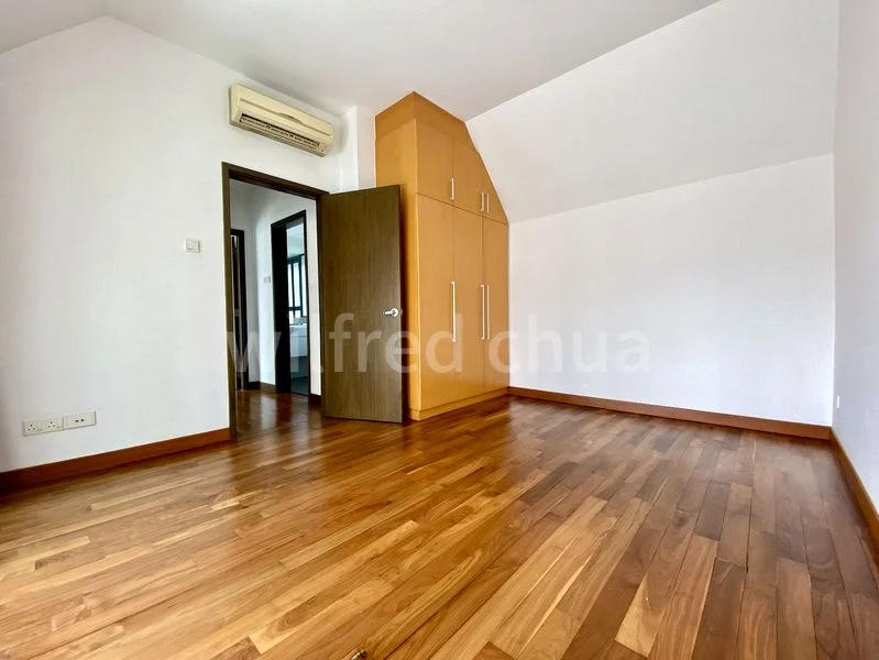 WATERMARK ROBERTSON QUAY 15