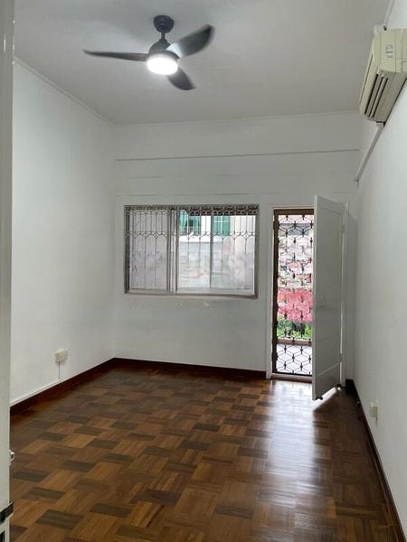 SIMON PLAZA 8