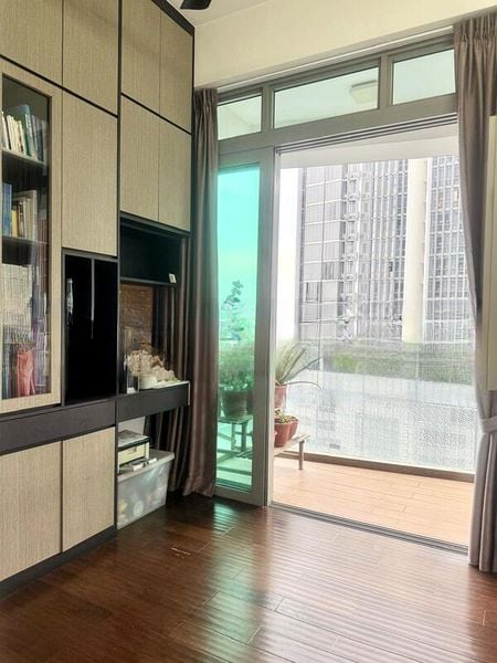 KINGSFORD . HILLVIEW PEAK 5