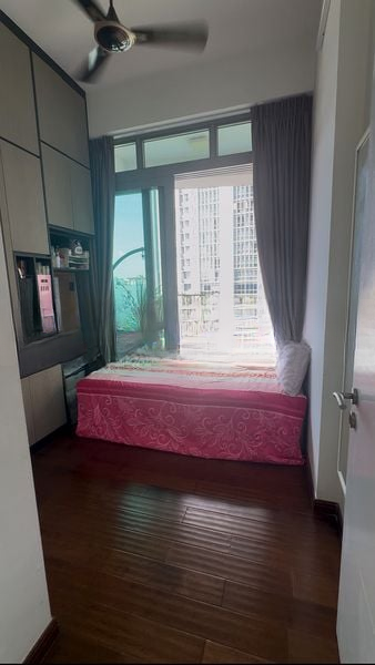 KINGSFORD . HILLVIEW PEAK 10