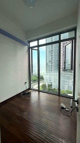 KINGSFORD . HILLVIEW PEAK 11