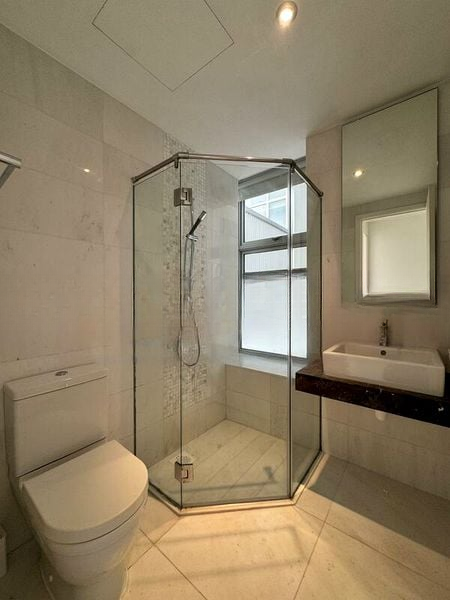 CAIRNHILL RESIDENCES 6