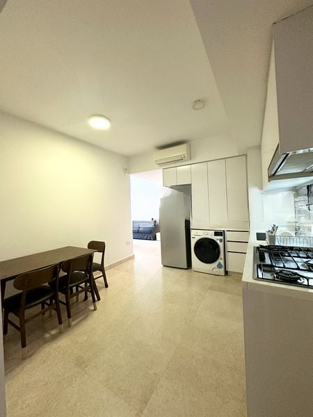 EIGHT RIVERSUITES 14