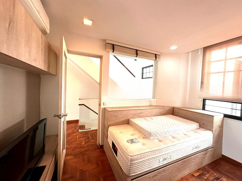 CORONA VILLE 6