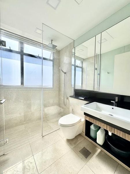 SUITES @ NEWTON 5
