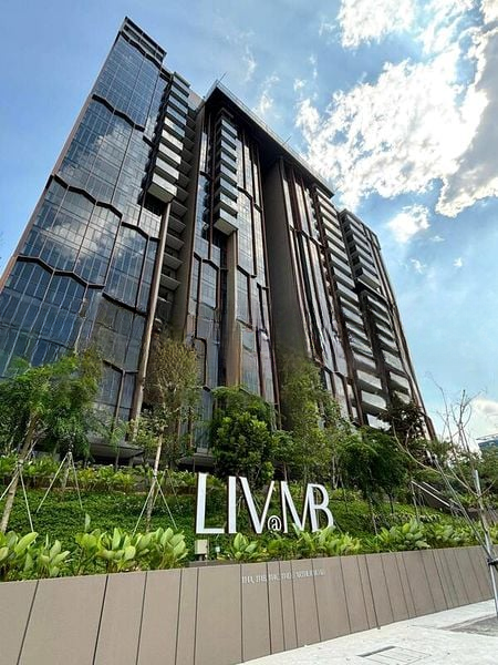 LIV @ MB 10