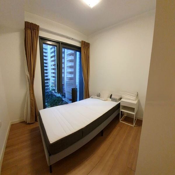 THE LAKEFRONT RESIDENCES 5