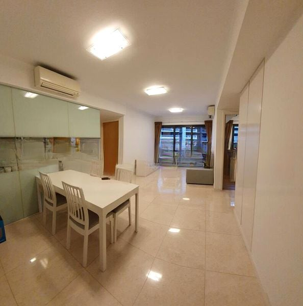 THE LAKEFRONT RESIDENCES 7