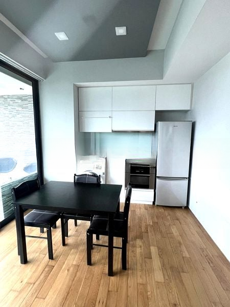 ILLUMINAIRE ON DEVONSHIRE 4